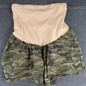 Maternity shorts - camo